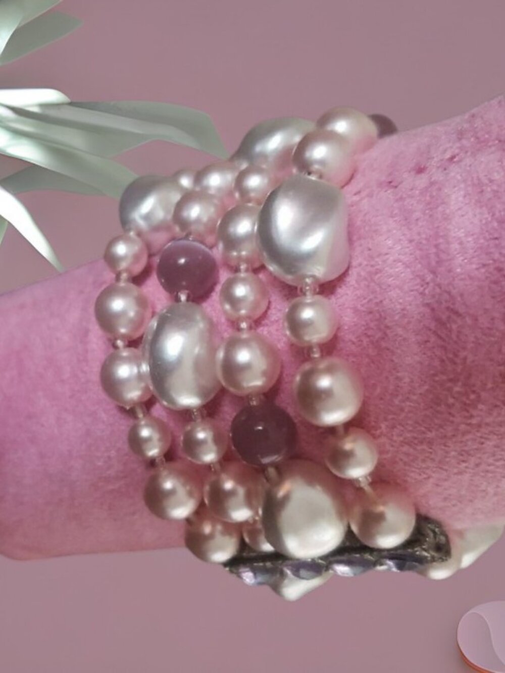 Natural 4 Row Freshwater Pearl Stretch Bracelet w/Lavendar Crystal Accent ✨NWOT✨ - Picture 8 of 8
